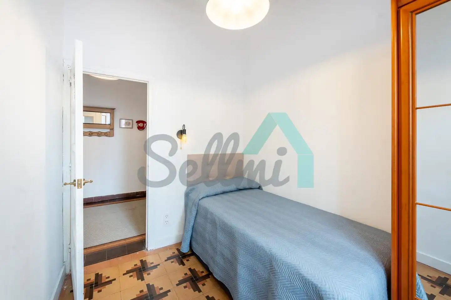 Bedroom of Flat for rent in Gijón   with Heating, Terrace and Furnished