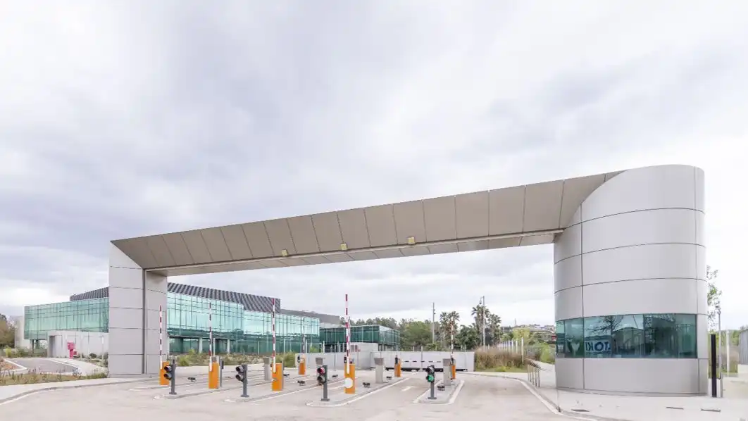 Gebäude zur Miete in C/ Font de L´atmelló, Polígon Industrial Domenys