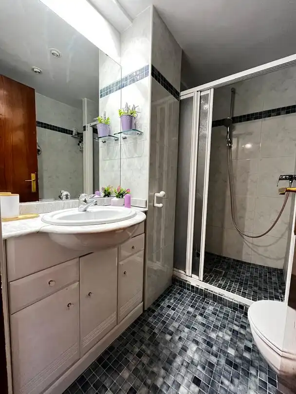 Baño de Piso en venta en Barañáin / Barañain con Calefacción y Balcón