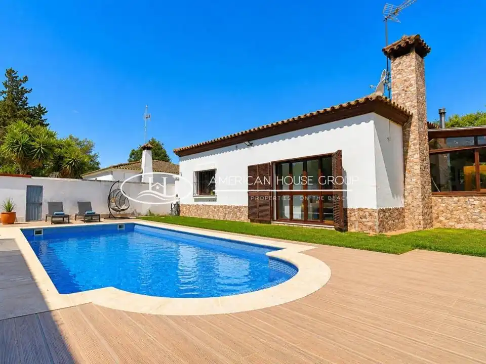 Exterior view of Houses for sale in Chiclana de la Frontera  with Private garden, Storage room and Swimming Pool