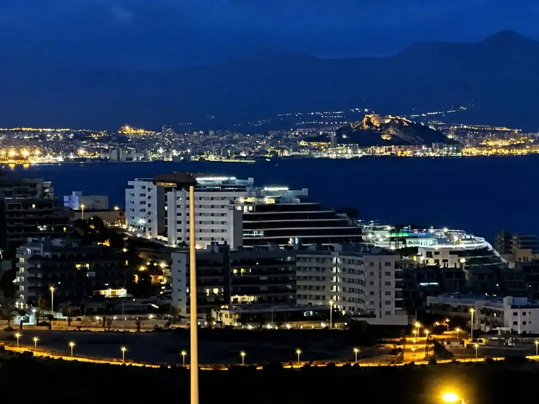 Vista exterior de Casa o chalet en venta en Santa Pola con Aire acondicionado, Terraza y Balcón