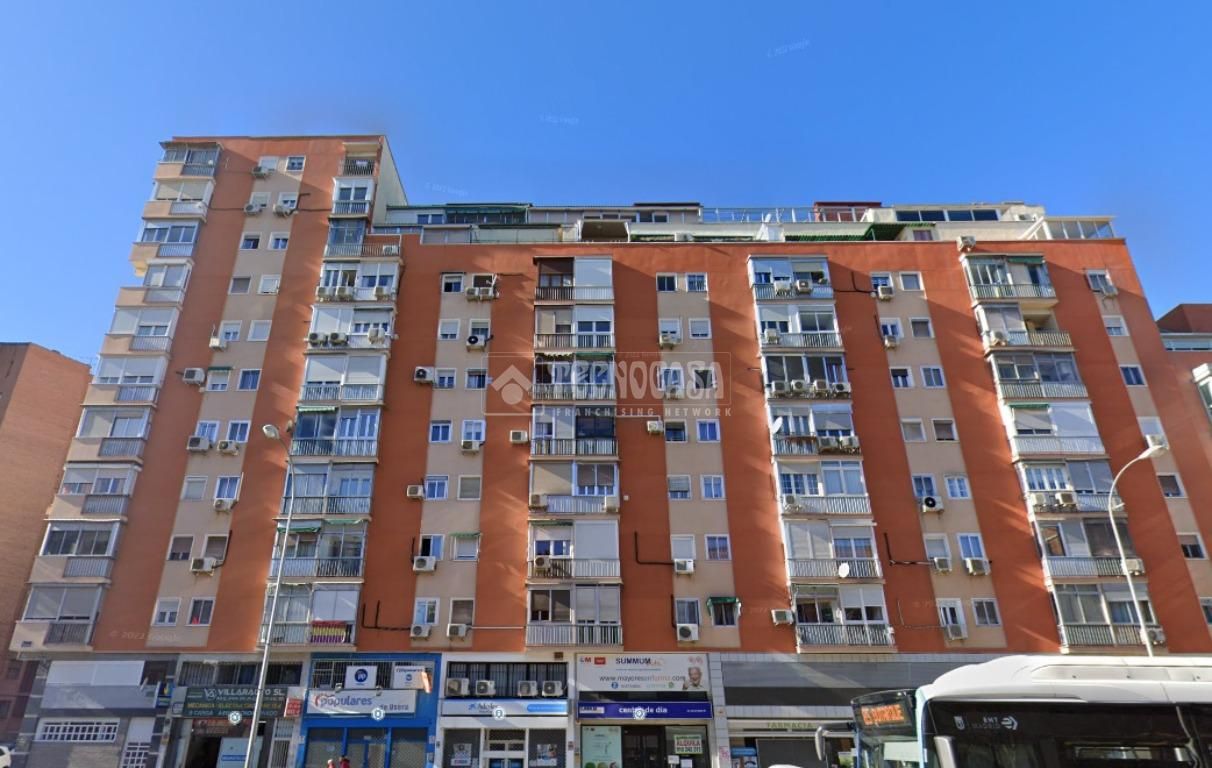 Vista exterior de Pis en venda en  Madrid Capital amb Aire condicionat