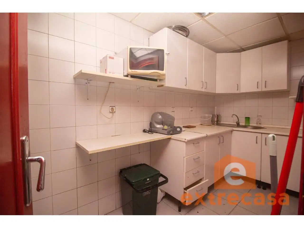 Cuina de Local en venda en Badajoz amb Aire condicionat