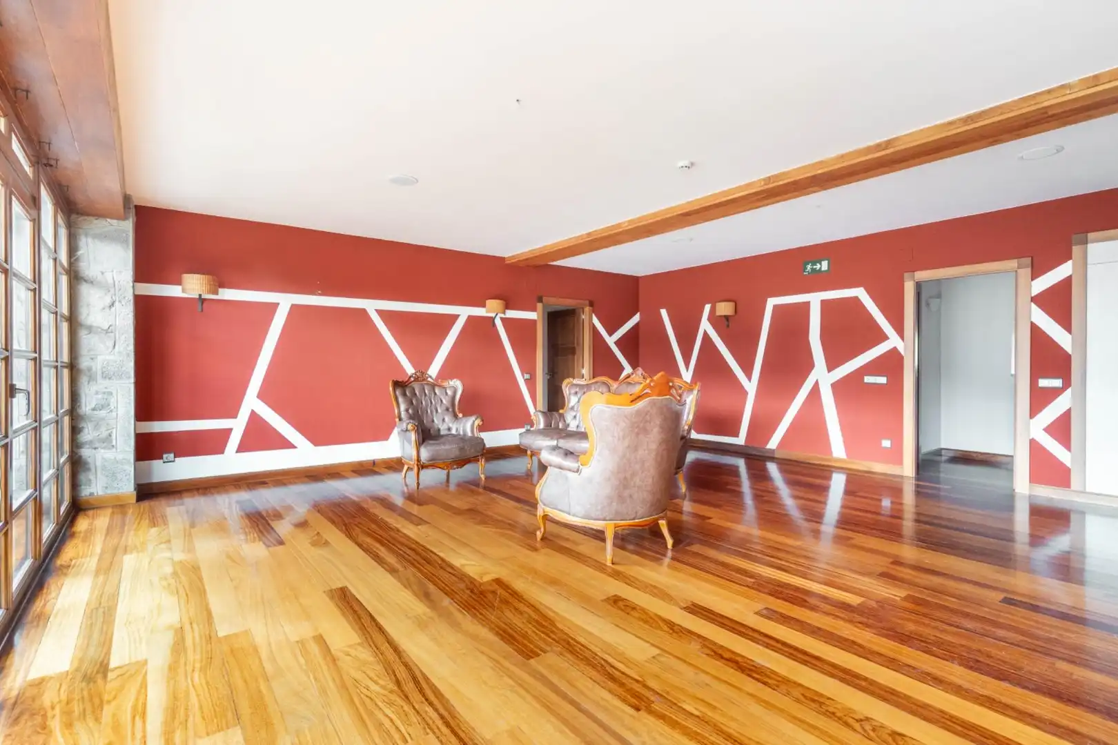 Sala d'estar de Finca rústica en venda en Lena amb Jardí privat, Traster i Balcó
