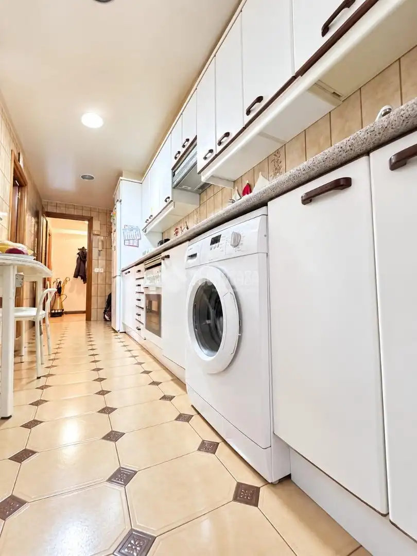 Cuina de Pis en venda en Madrid amb Calefacció, Parquet i Terrassa