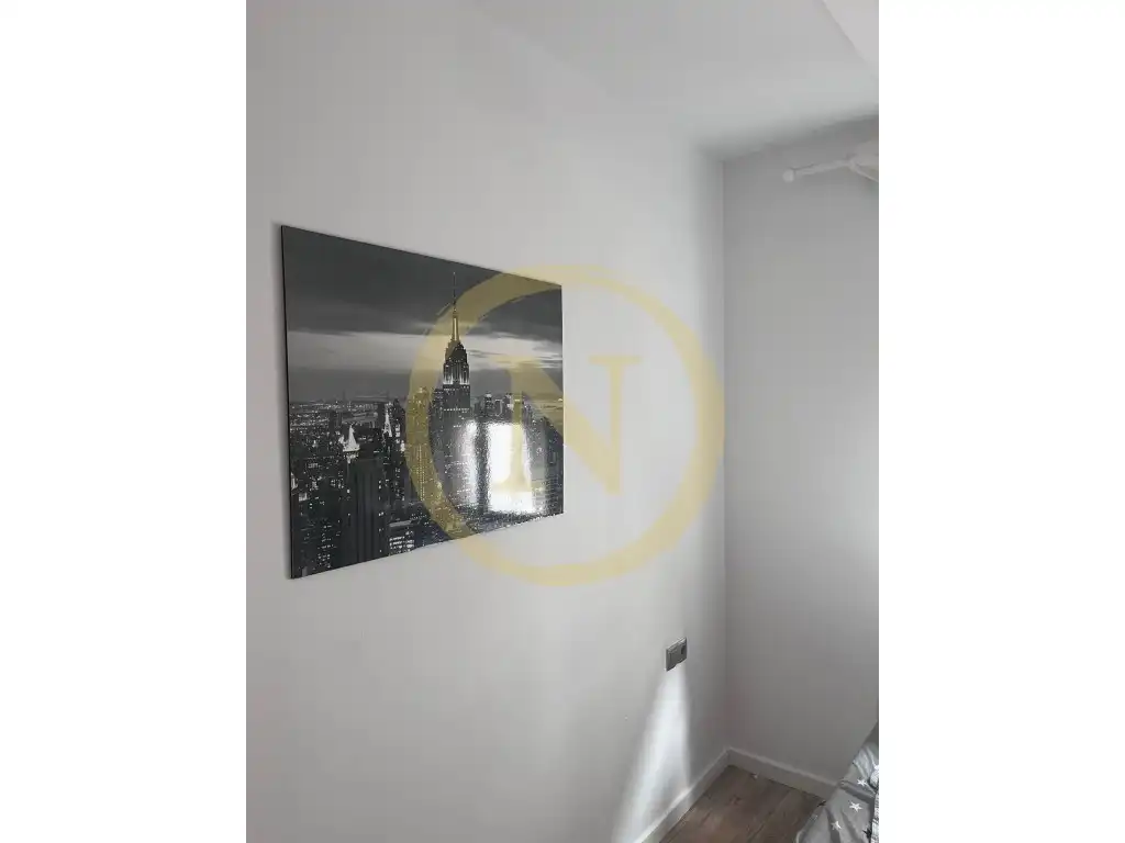 Piso en venta en Carrer de Pujós, Collblanc