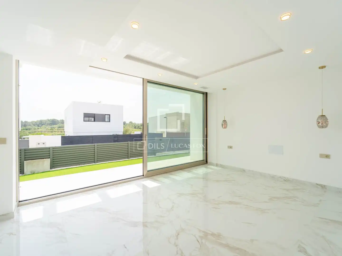 Terrace of Houses for sale in Torrent  with Air Conditioner, Private garden and Terrace