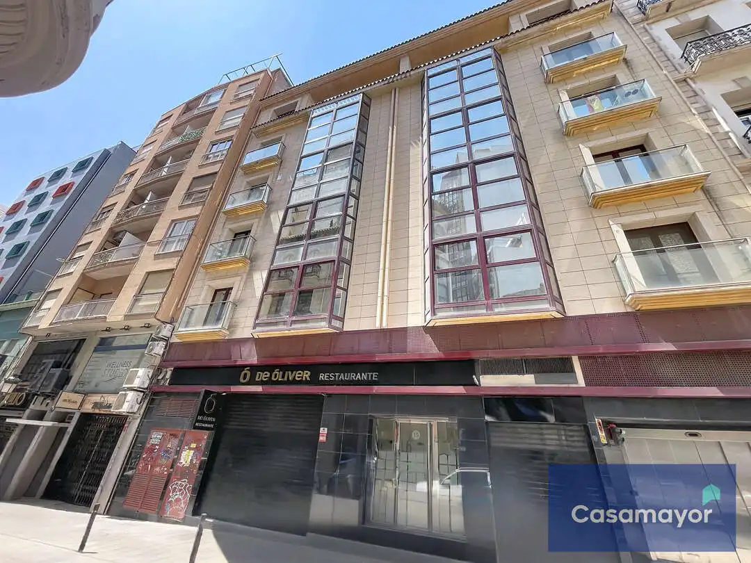 Vista exterior de Piso en venta en Alicante / Alacant con Aire acondicionado, Calefacción y Trastero