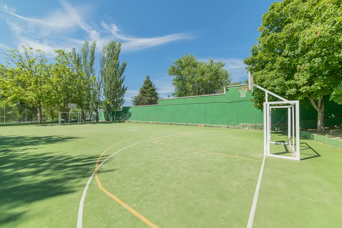 Jardí de Pis en venda en San Lorenzo de El Escorial amb Calefacció, Parquet i Terrassa