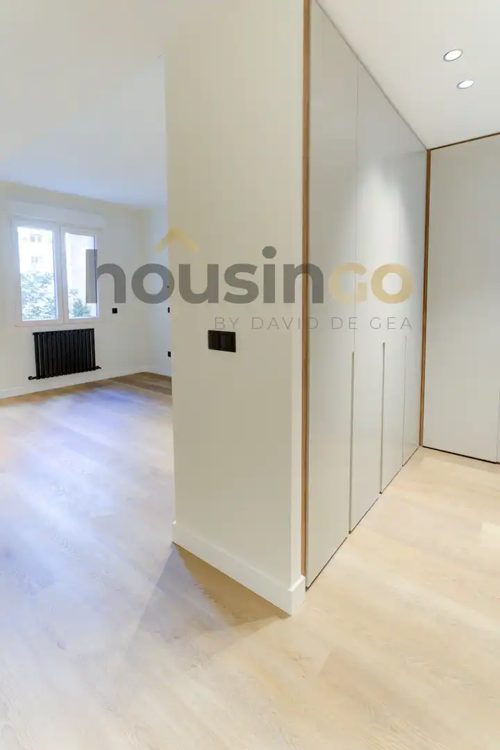 Flat for sale in Madrid  with Air Conditioner, Heating and Oven