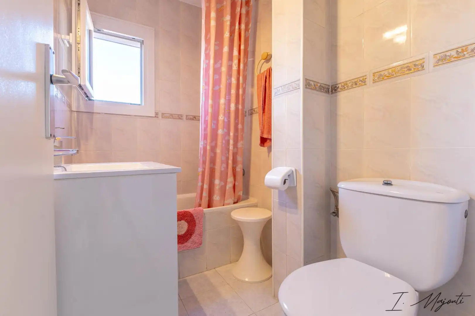 Baño de Apartamento en venta en L'Estartit con Calefacción