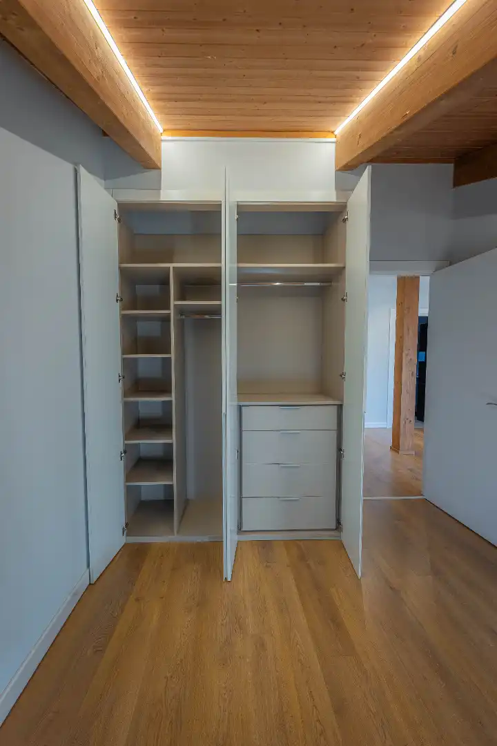 Schlafzimmer von Dachboden zum Verkauf in Valladolid mit Ofen, Waschmaschine und Mikrowelle