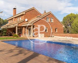 Garden of Single-family semi-detached for sale in Cerdanyola del Vallès  with Air Conditioner, Terrace and Swimming Pool