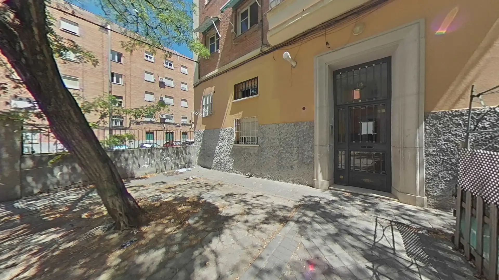 Vista exterior de Piso en venta en Madrid con Balcón