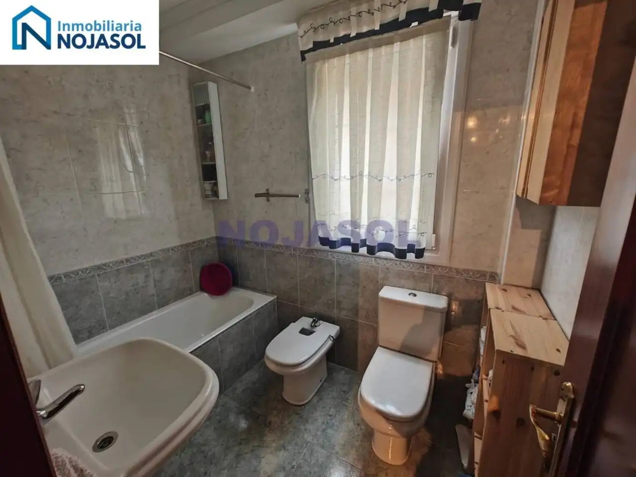 Baño de Apartamento en venta en Castro-Urdiales con Calefacción, Trastero y Amueblado