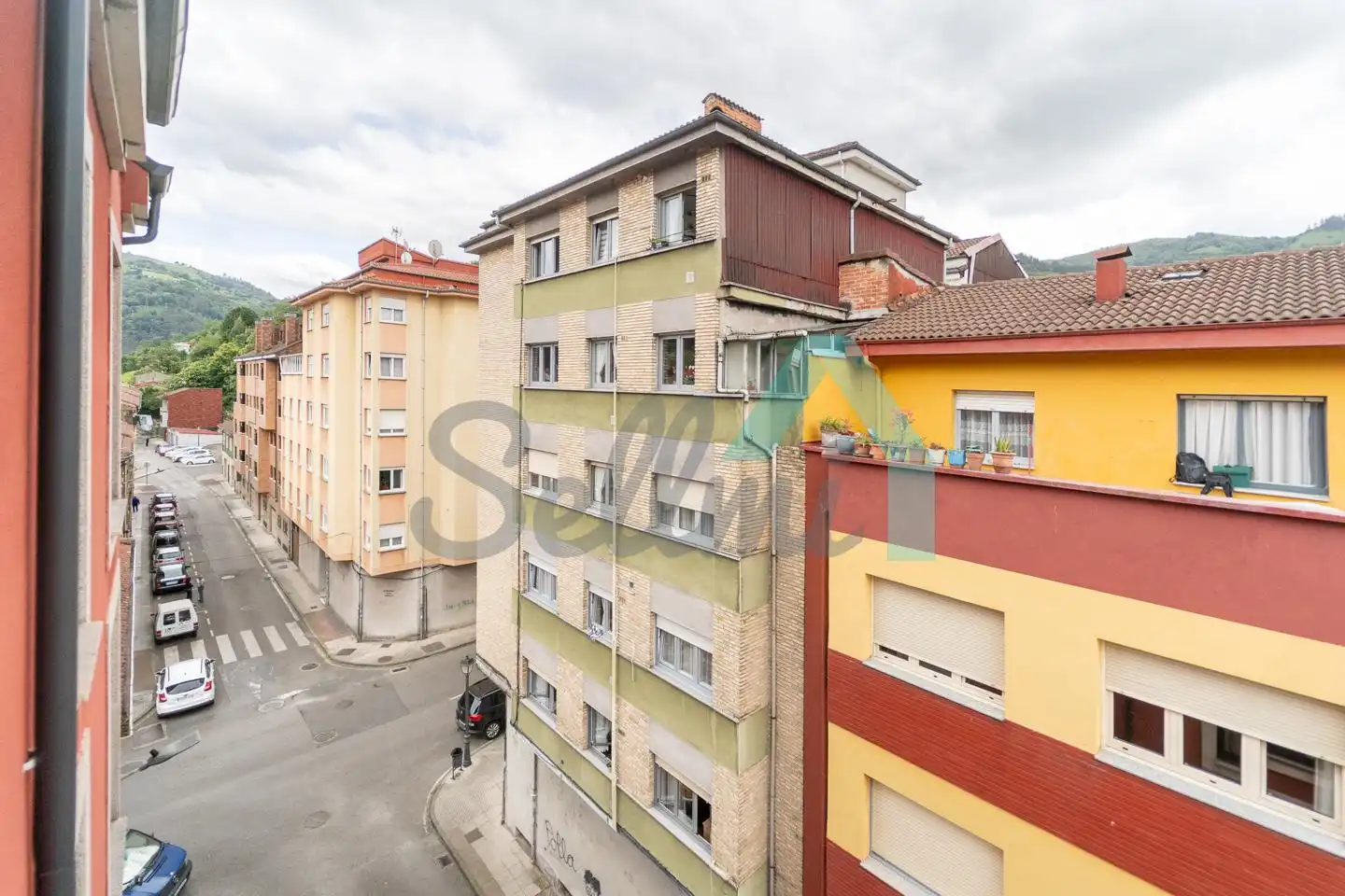 Vista exterior de Piso en venta en San Martín del Rey Aurelio con Calefacción, Parquet y Trastero
