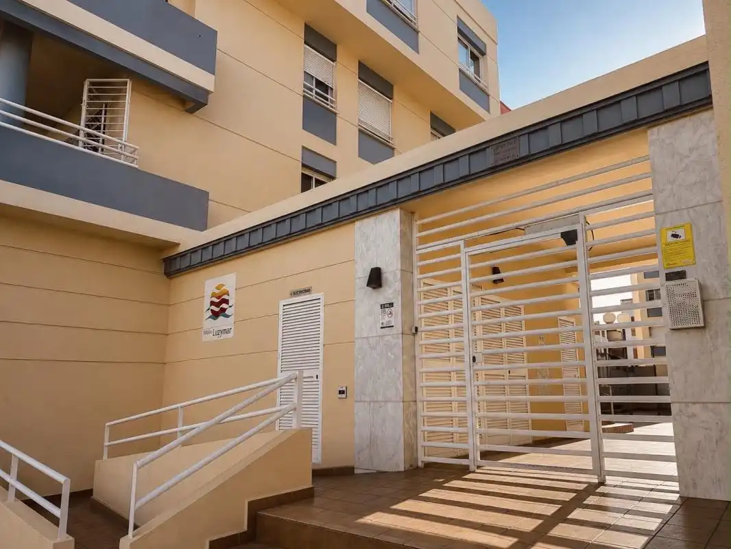 Vista exterior de Planta baja en venta en Rincón de la Victoria con Aire acondicionado, Calefacción y Amueblado