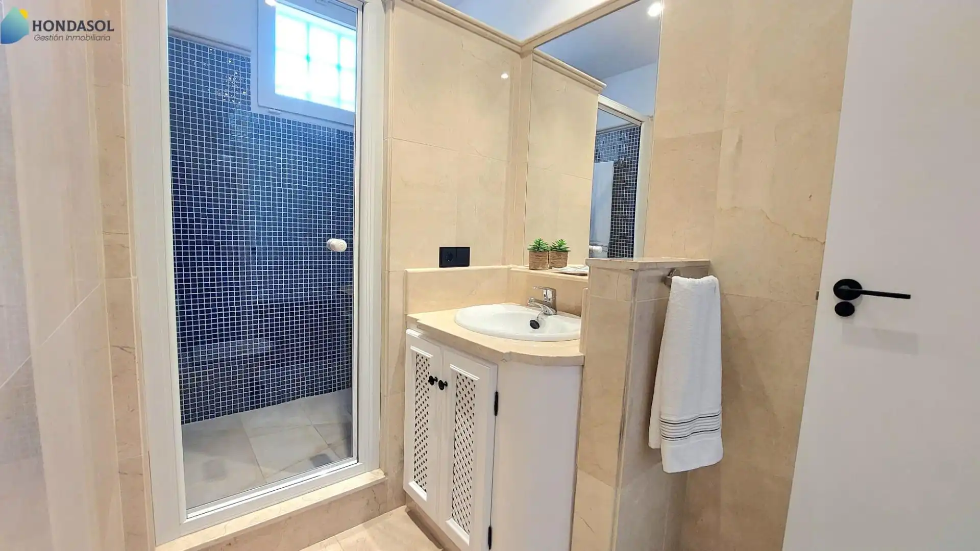 Bany de Casa o xalet en venda en Cartagena amb Aire condicionat, Jardí privat i Terrassa