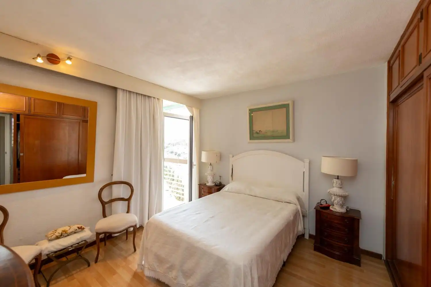 Habitación de Piso en venta en Alicante / Alacant con Jardín privado, Terraza y Piscina comunitaria
