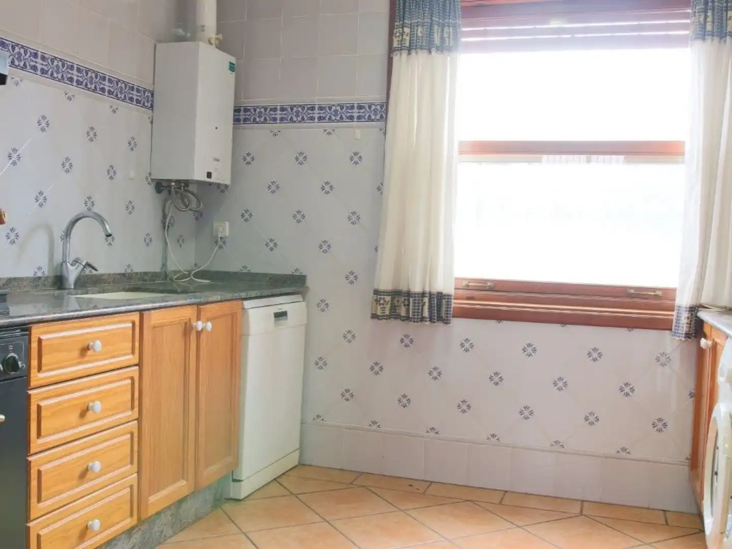 Küche von Country house zum Verkauf in Alboraya mit Privatgarten, Terrasse und Abstellraum