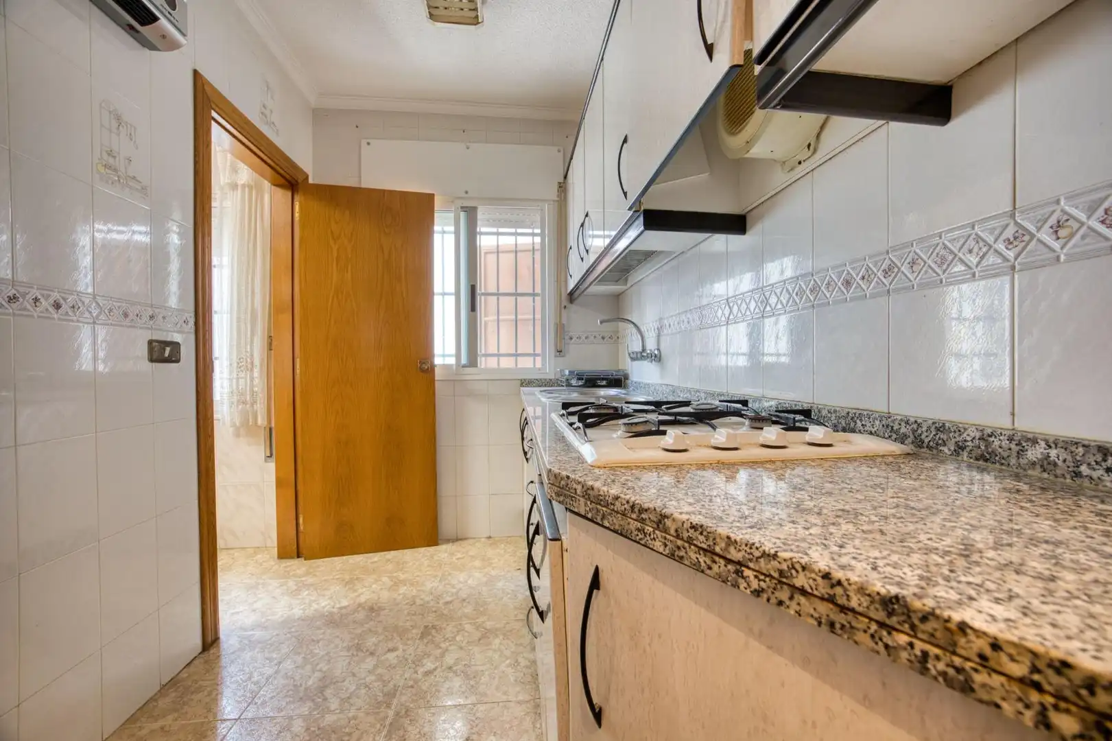 Cocina de Casa o chalet en venta en Mutxamel con Aire acondicionado, Calefacción y Jardín privado