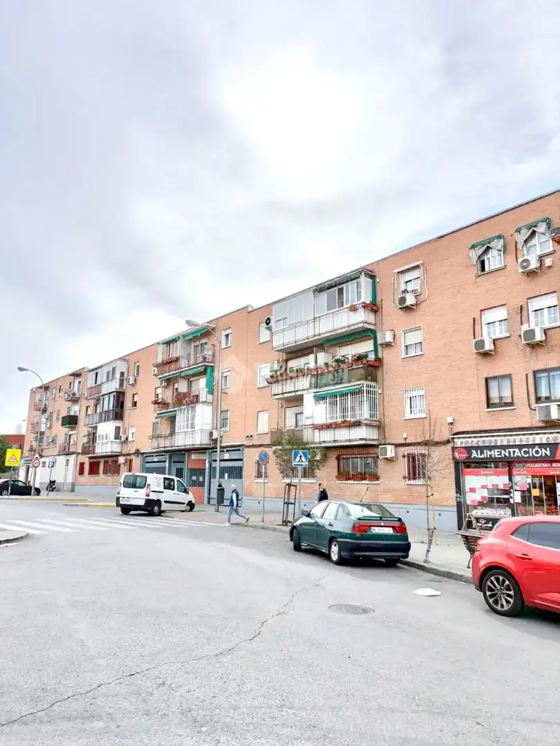 Außenansicht von Wohnung zum Verkauf in Madrid mit Klimaanlage, Heizung und Abstellraum