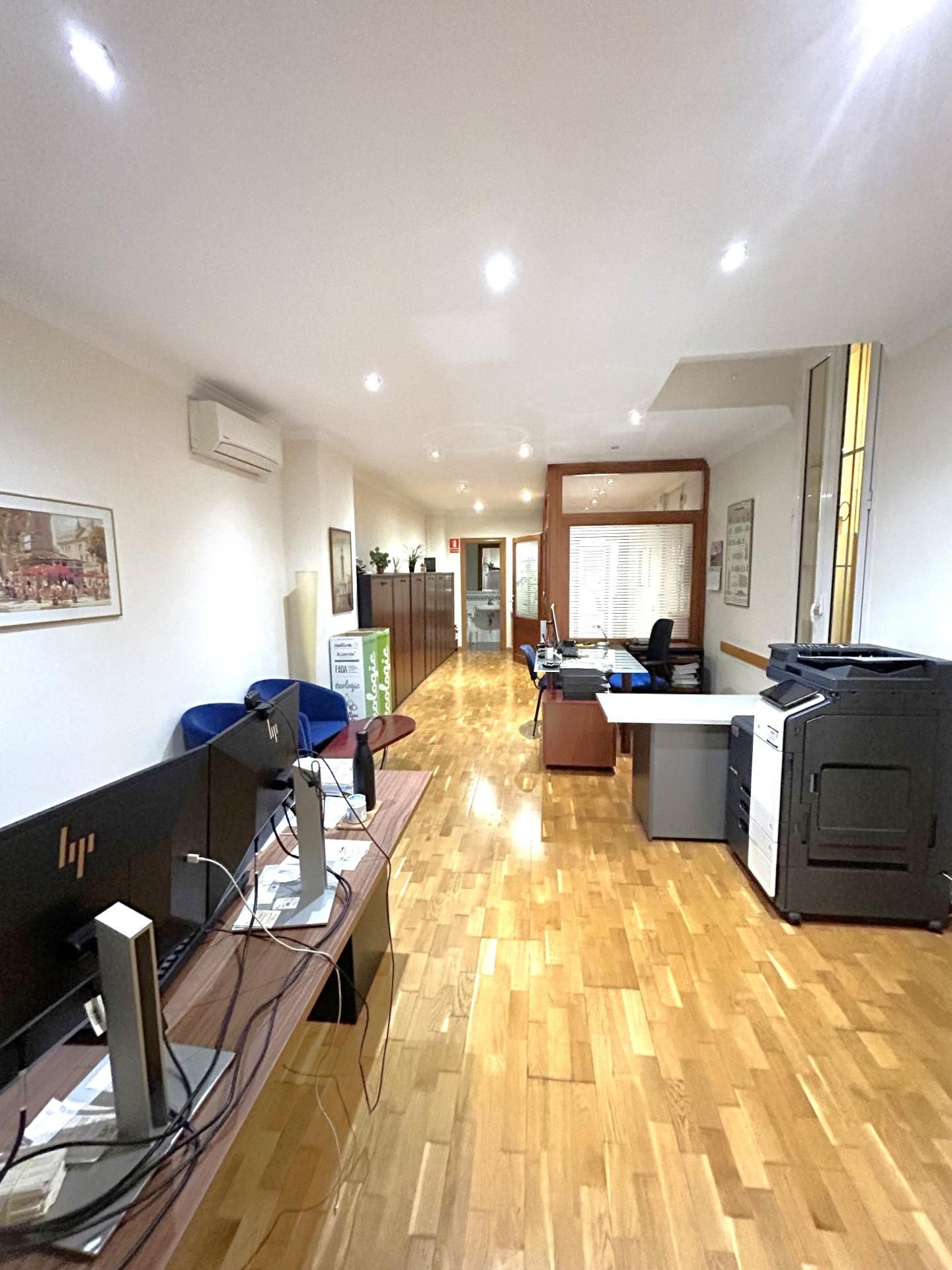 Oficina de lloguer en  Barcelona Capital amb Terrassa