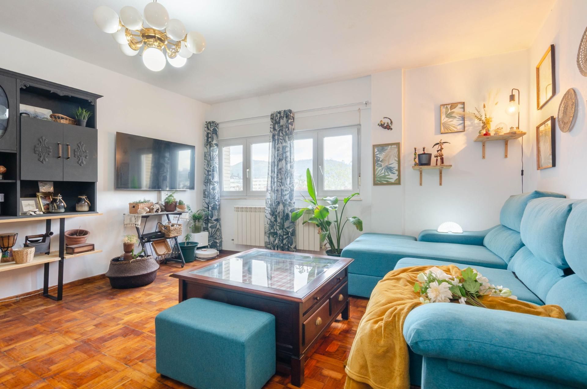 Living room of Flat for sale in Oviedo   with Heating and Storage room