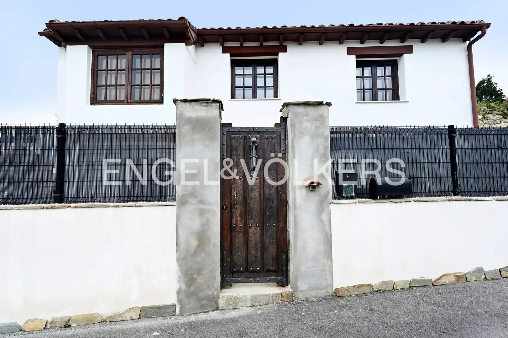 Vista exterior de Casa o chalet en venta en Suances con Calefacción y Jardín privado