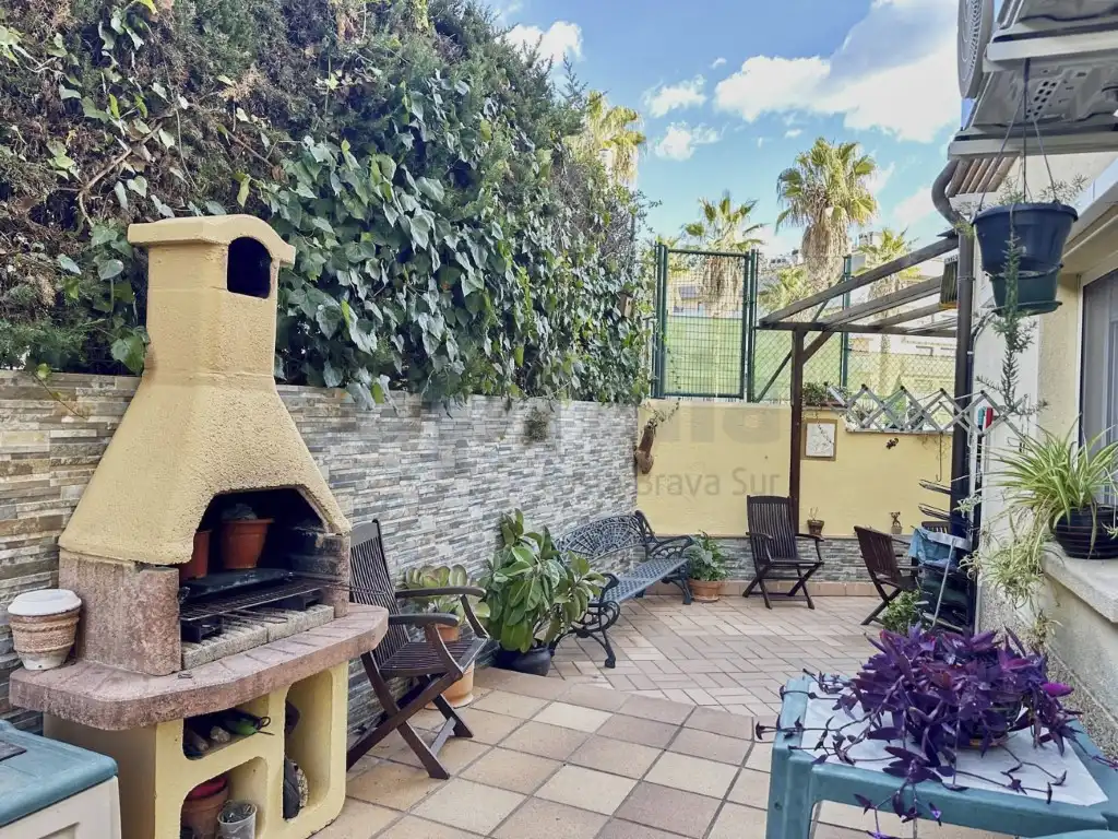 Terraza de Casa adosada en venta en Lloret de Mar con Calefacción, Jardín privado y Terraza