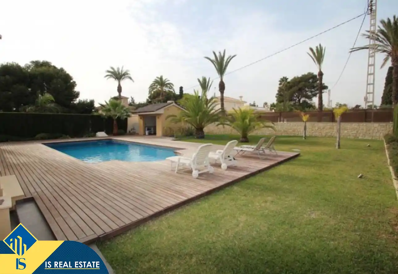 Piscina de Casa o chalet de alquiler en Orihuela con Aire acondicionado, Calefacción y Jardín privado