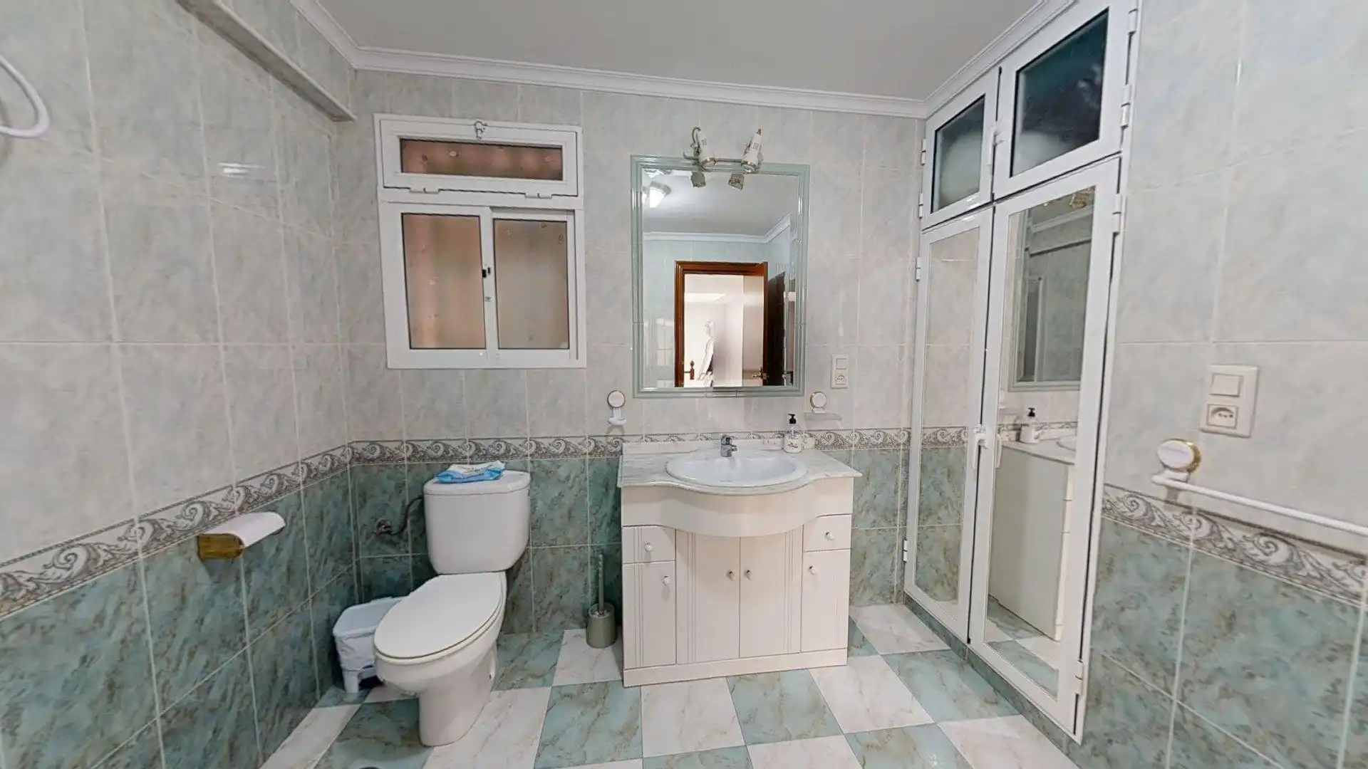 Baño de Casa o chalet en venta en Campillos con Jardín privado, Terraza y Amueblado