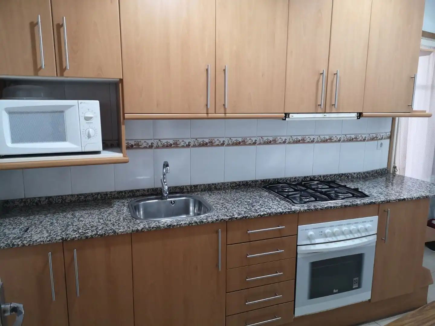 Wohnung zur Miete in N/A, Instituts - Universitat