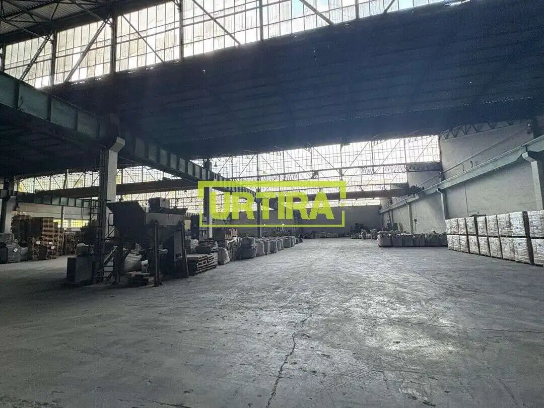 Nau industrial en venda en Aia