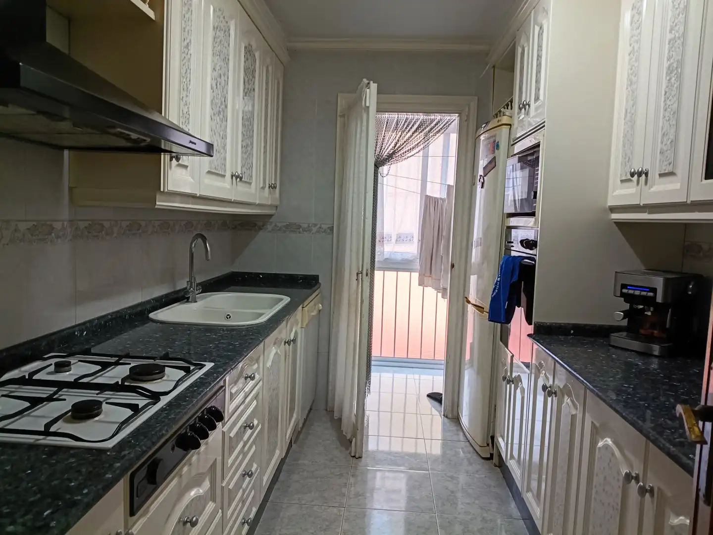 Cuina de Pis en venda en Benicasim / Benicàssim amb Terrassa, Traster i Moblat