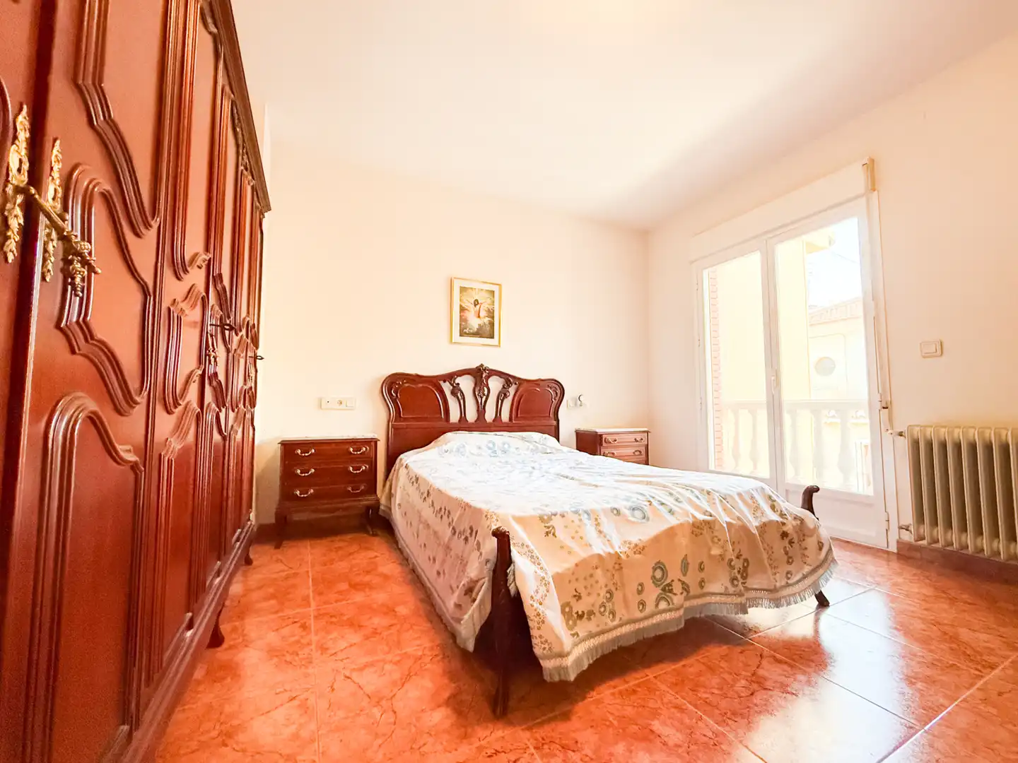 Schlafzimmer von Einfamilien-Reihenhaus zum Verkauf in Baza mit Klimaanlage, Heizung und Terrasse