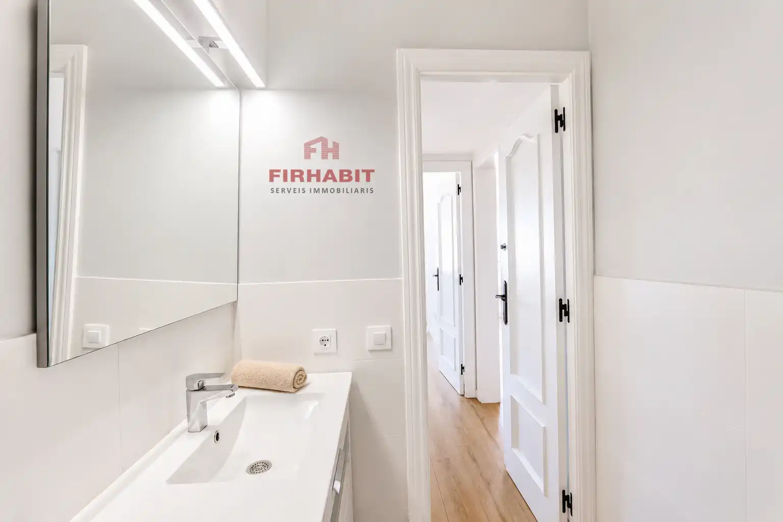 Bathroom of Flat for sale in Arenys de Mar  with Air Conditioner, Heating and Parquet flooring