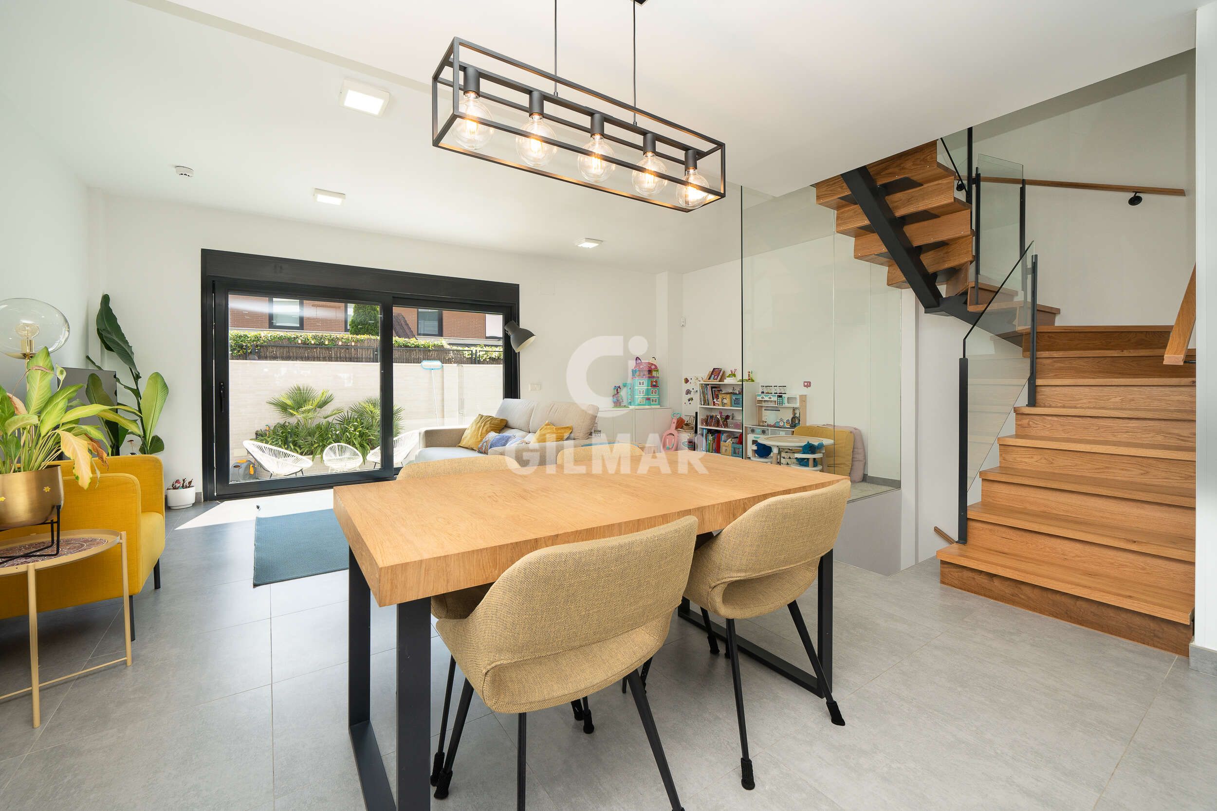 Dining room of Single-family semi-detached for sale in  Madrid Capital  with Swimming Pool