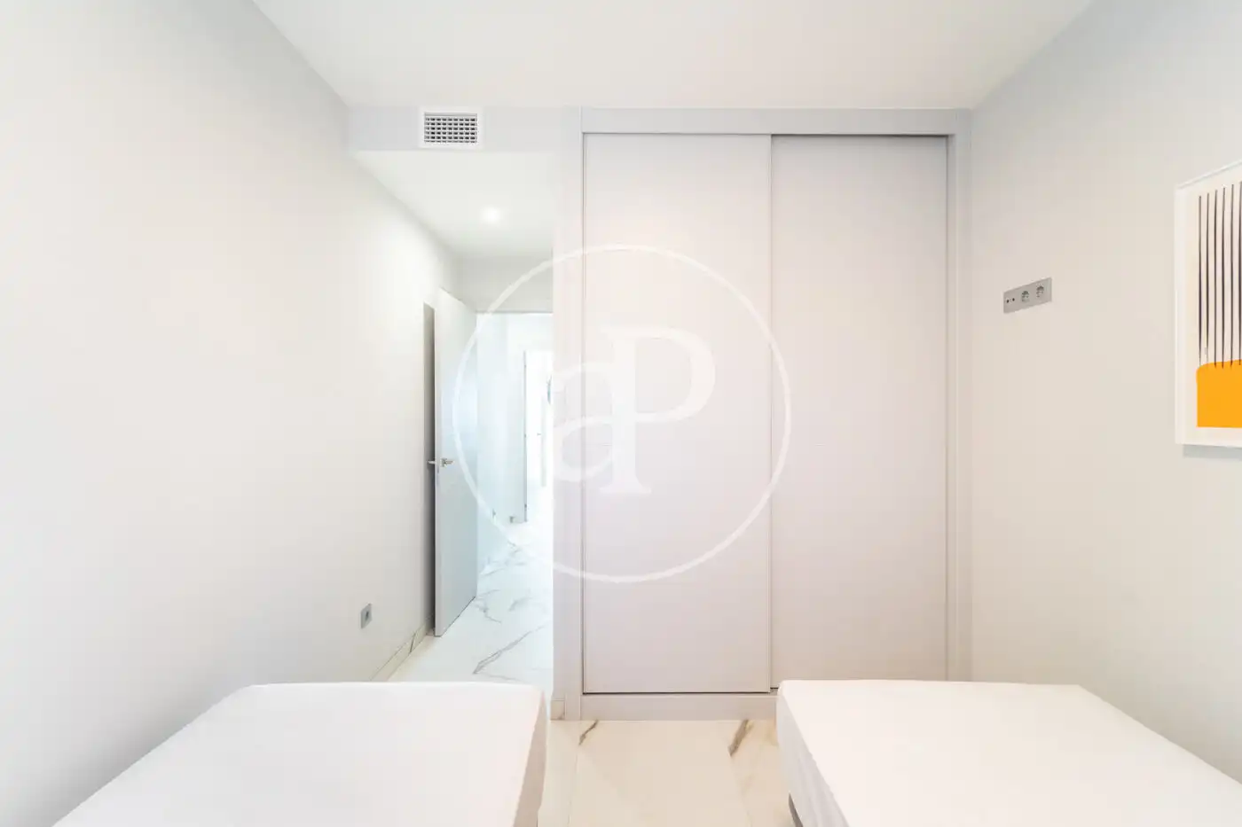 Habitación de Piso en venta en Benidorm con Aire acondicionado, Calefacción y Jardín privado