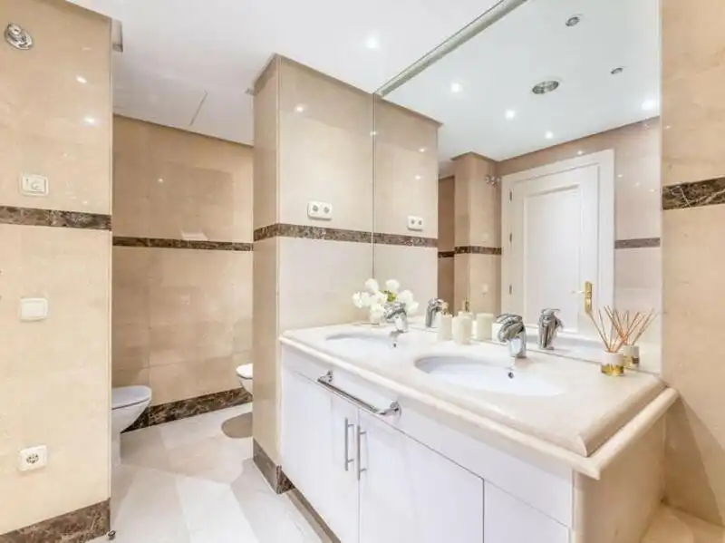 Apartament amb terrassa en venda a Nueva Andalucía, imagen 18