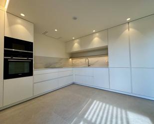 Kitchen of Flat to rent in Vic  with Air Conditioner and Terrace