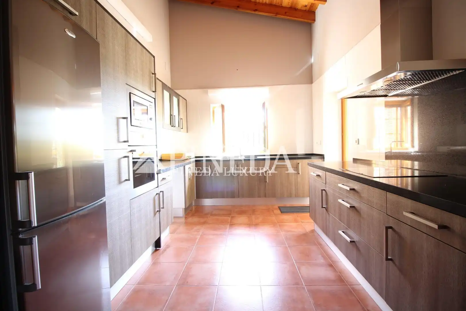 Cuina de Casa o xalet en venda en El Puig de Santa Maria amb Aire condicionat, Jardí privat i Terrassa