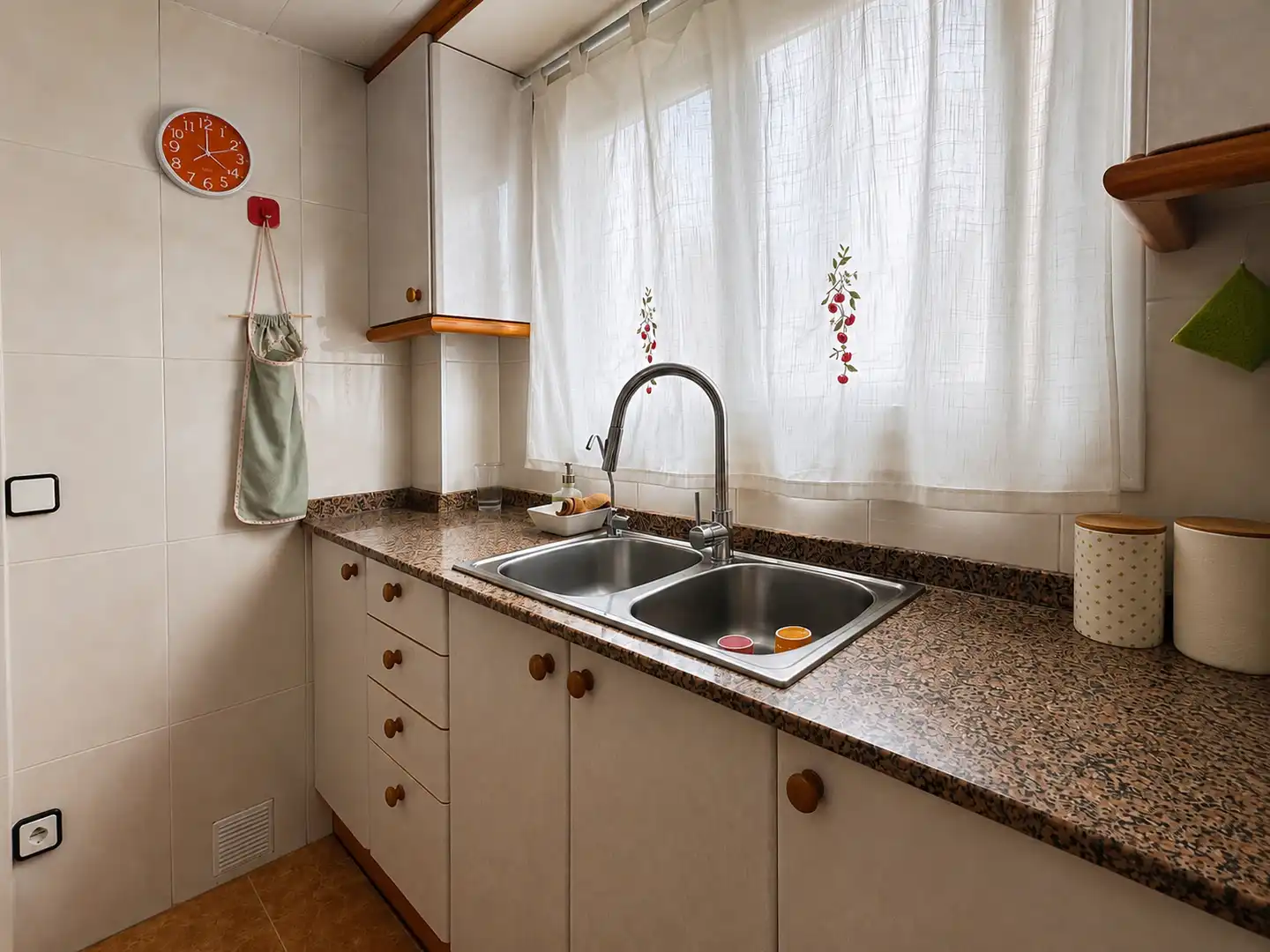 Küche von Wohnung zum Verkauf in Sant Joan Despí mit Klimaanlage, Heizung und Möbliert