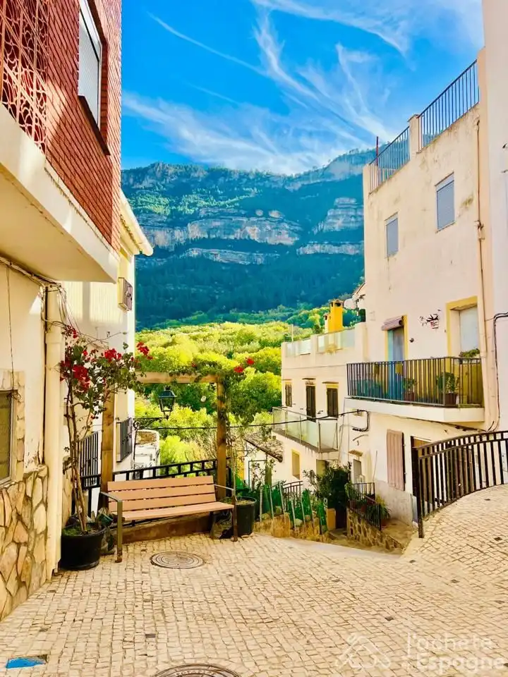 Vista exterior de Casa o xalet en venda en Cortes de Pallás amb Aire condicionat, Parquet i Moblat