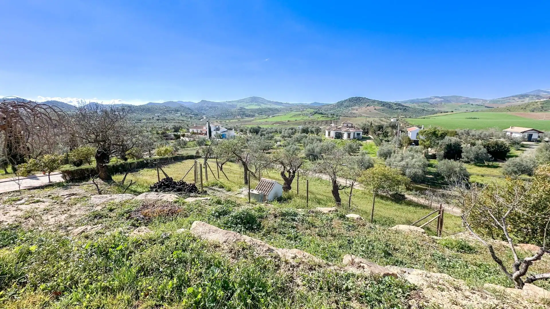 Houses for sale in Almogía  with Air Conditioner, Private garden and Terrace