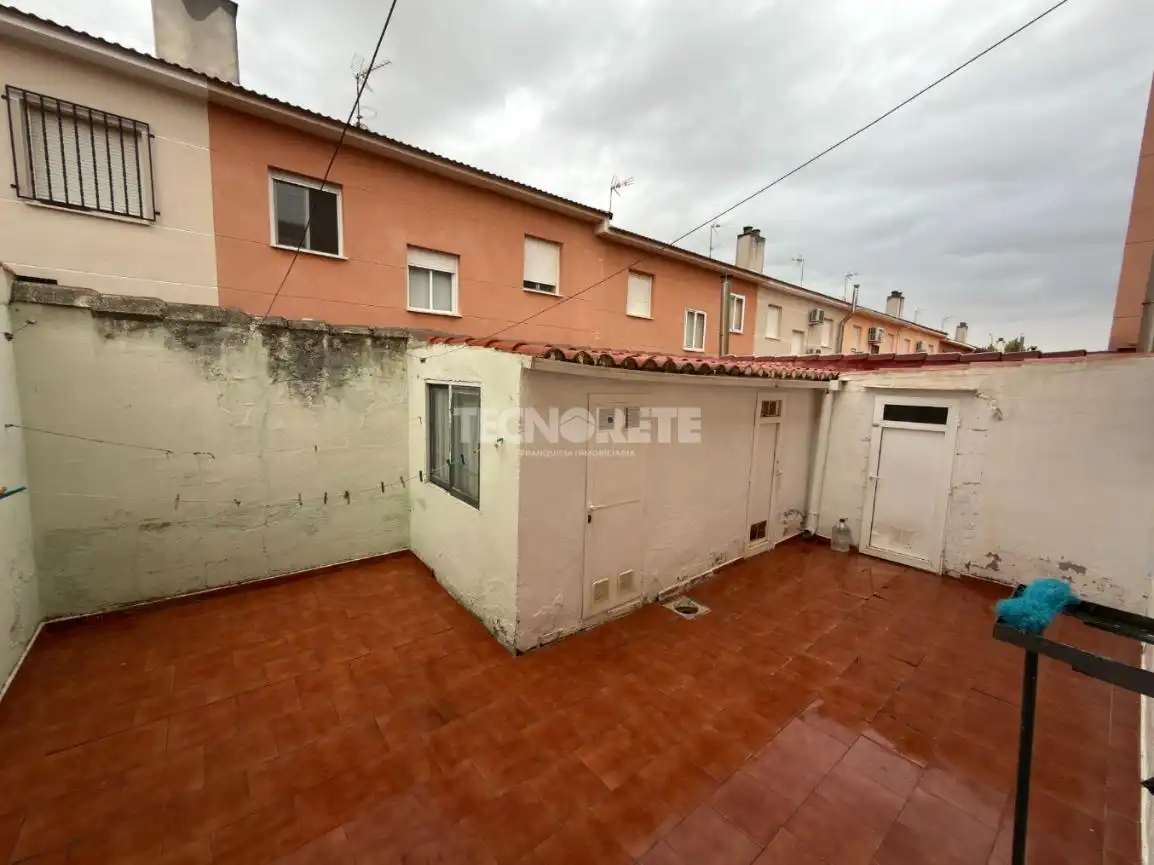 Exterior view of Detached homes for sale in Dosbarrios, Toledo