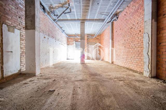 Local comercial en Venta en Carrer de l'Escultor Piquer en Torrefiel