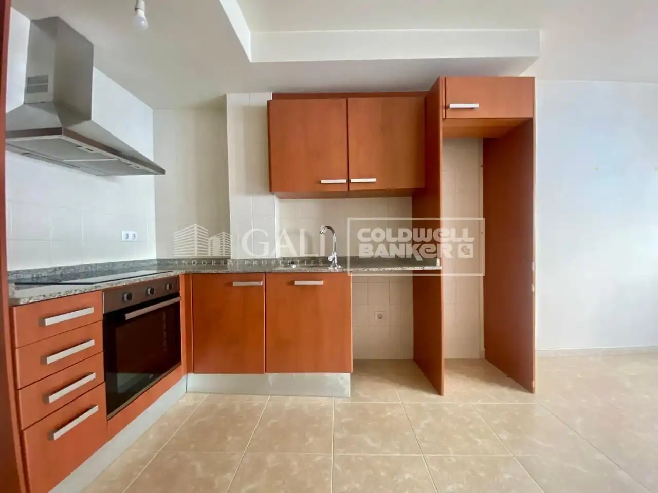 Ground floor with lift to rent in Calle Carrer del Solà, imagen 3