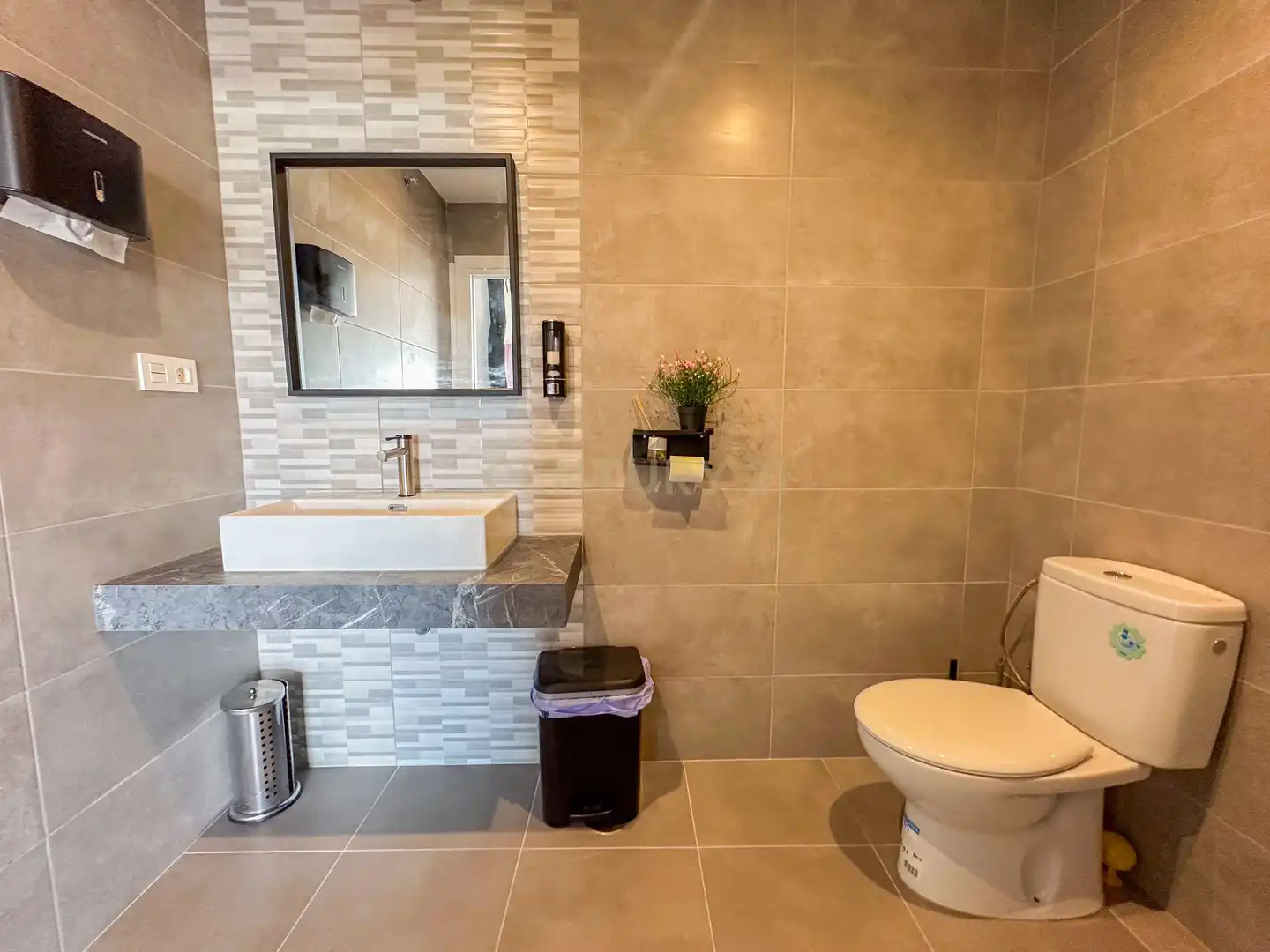 Bathroom of Commercial properties for transfer in Fuengirola