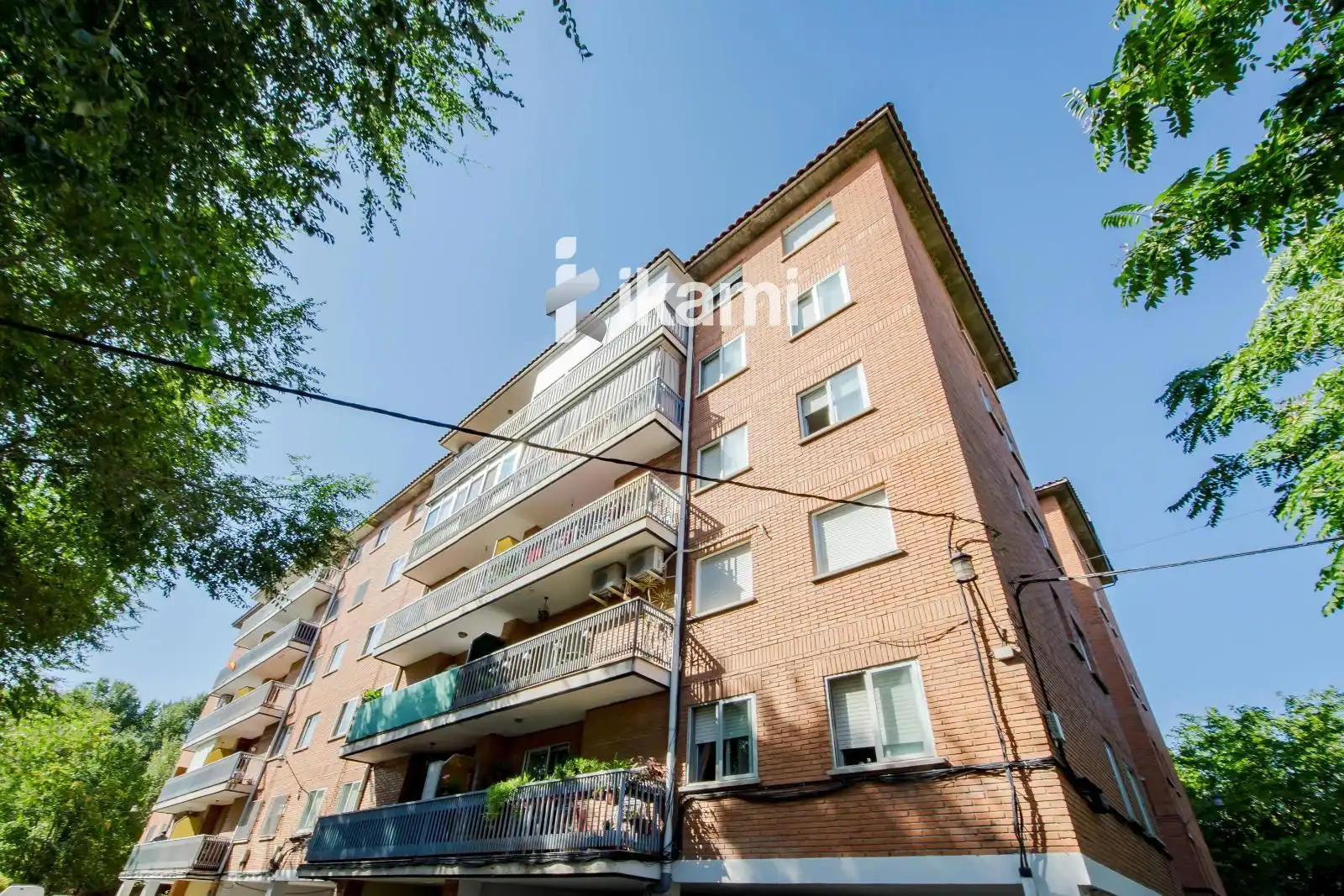 Außenansicht von Wohnung zum Verkauf in Cobeña mit Klimaanlage, Heizung und Terrasse